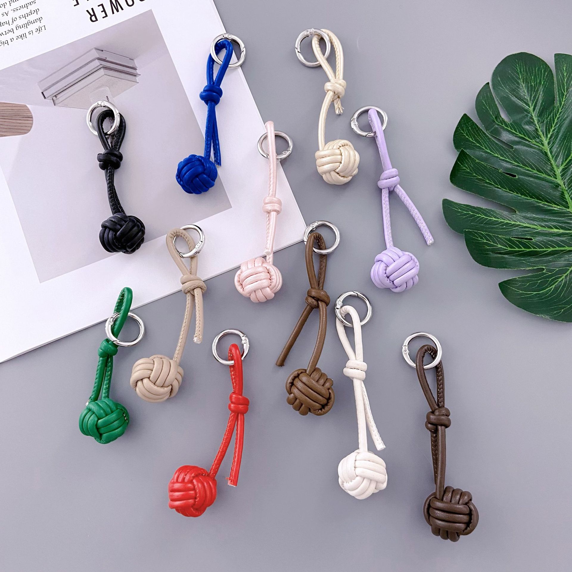 Pendentif pour sac, style Hara - Luxury Japanese Bags Brands avis et prix